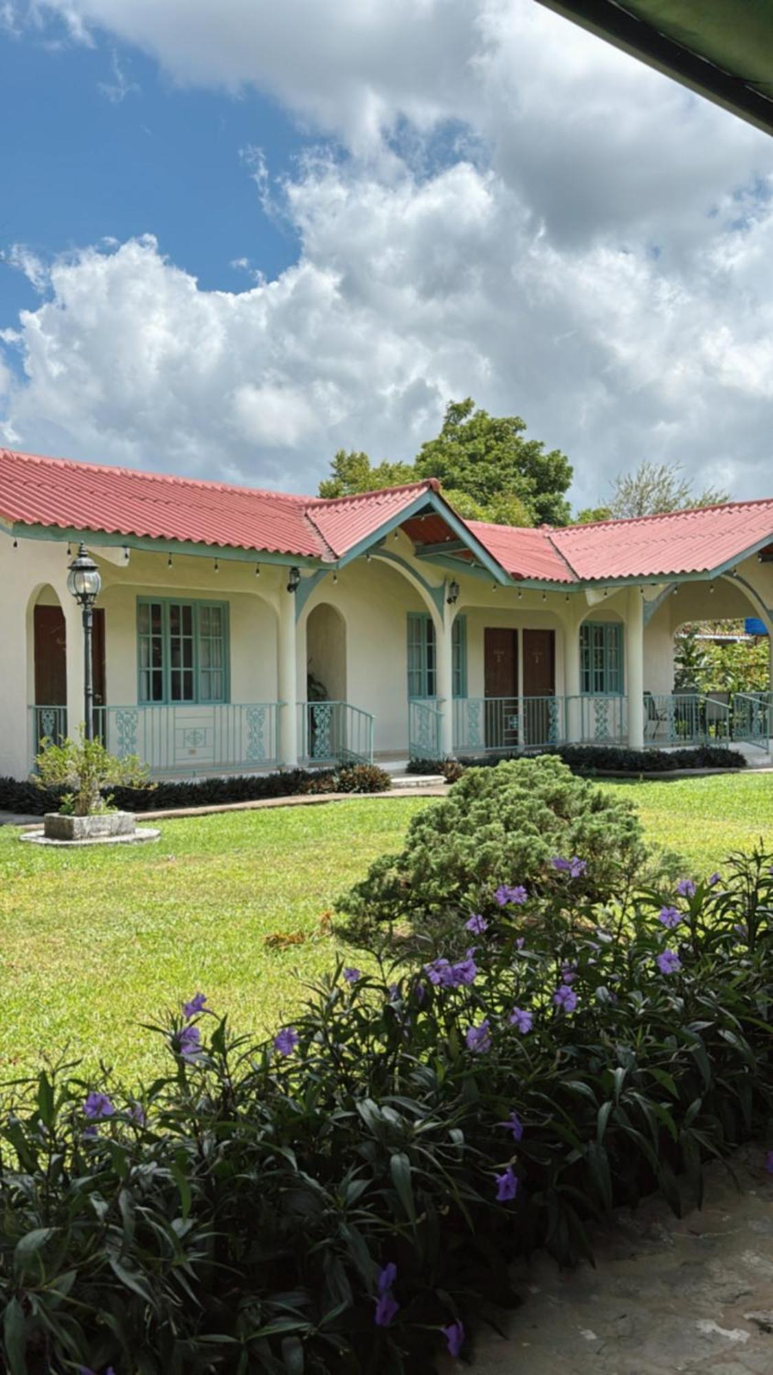 La Maison D' Ivonne Anton Exterior photo