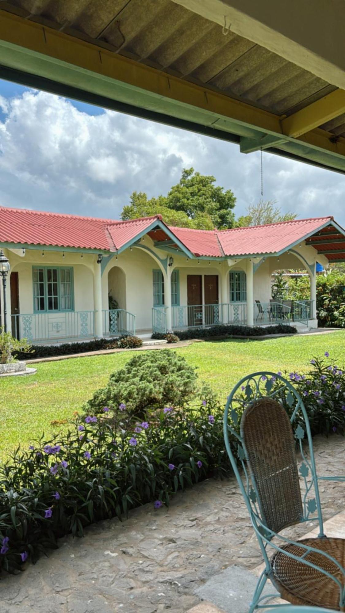 La Maison D' Ivonne Anton Exterior photo
